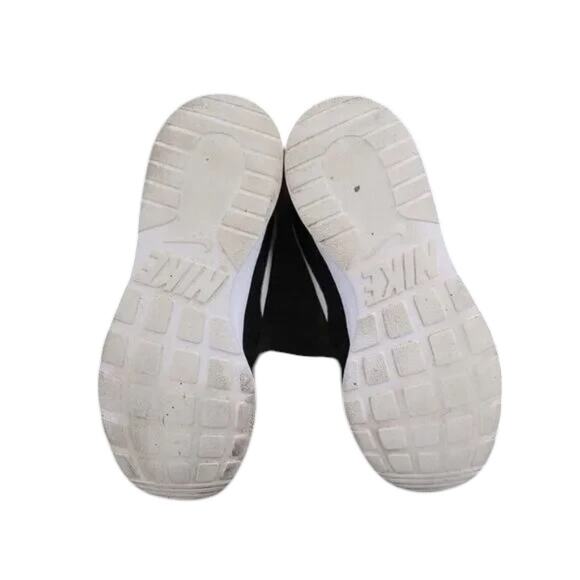 Nike Shoes Womens 9 Athletic Trainers Tanjun Sneakers Black White Casual Active - Picture 12 of 13
